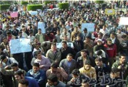 عمداء كليات القاهرة يهددون طلاب الإخوان لإزالة لافتات التهنئة
