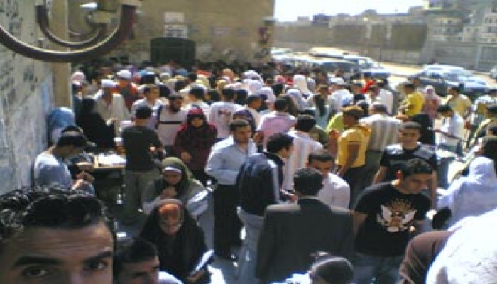 اليوم الأول في الجامعة.. حيرة طلابية ونشاط إخواني