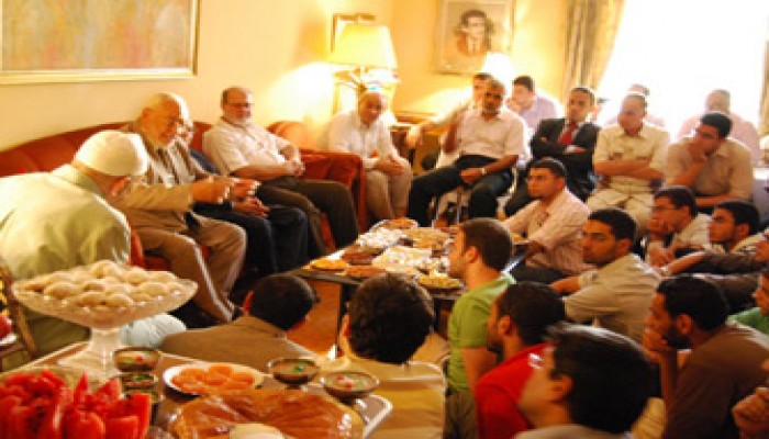 المرشد العام: الرعيل الأول عاش جوَّ الجماعة وإخوان اليوم أفضل