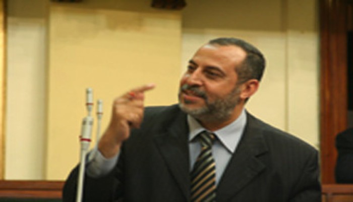 مساءلة الحكومة عن تخفيض الضرائب للأجانب وفساد المحليات