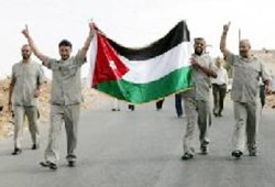 الأسرى الأردنيون يعانقون الحرية بعد 18 عامًا في سجون الاحتلال
