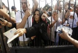 طلاب الدراسات العليا بغزة يناشدون مصر فتح المعبر