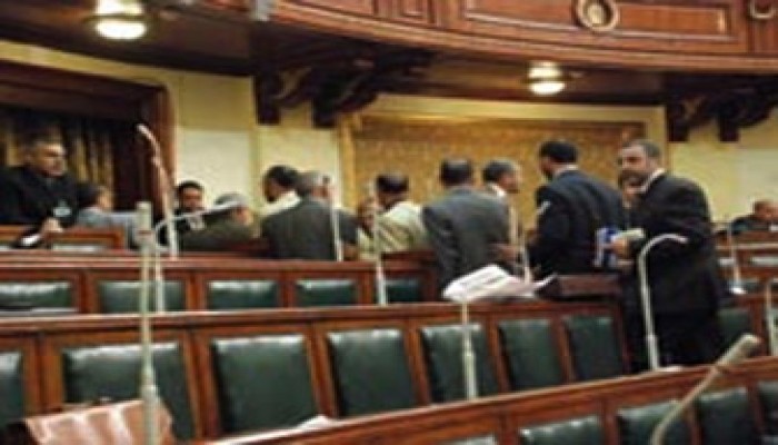 انسحاب نواب الإخوان والمعارضة خلال مناقشة استجواب السادات
