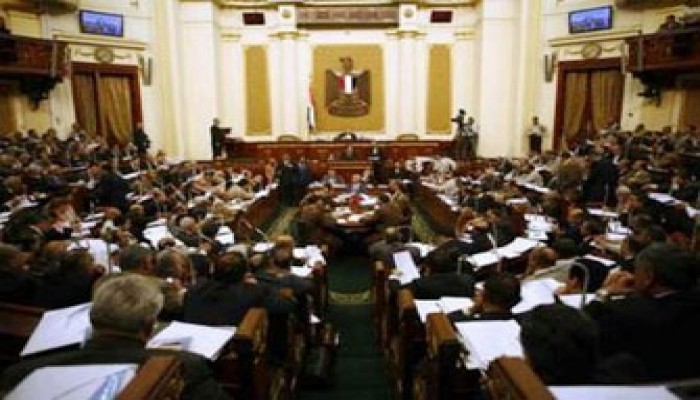 غنوم يُحمِّل الحكومة مسئولية تراجع البورصة وتطفيش الاستثمارات