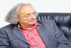 أدونيس وقراءة المتنبي