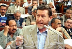 د. فريد إسماعيل يطالب الحكومة بمحاربة الأدوية غير المرخصة