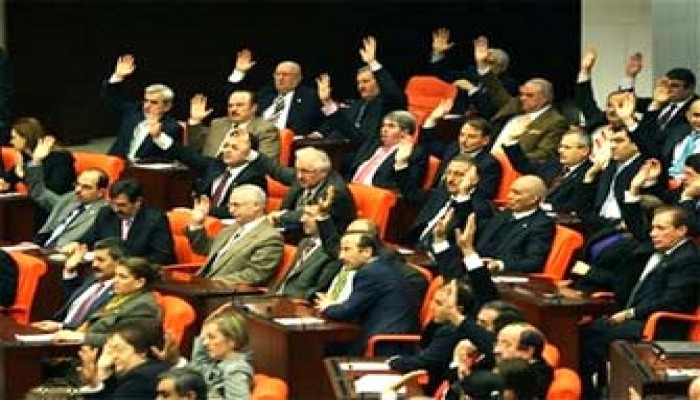تركيا.. البرلمان يرفع الحظر عن الحجاب في الجامعات
