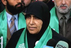 "جميلة الشنطي" قائدة مسيرة الفلسطينيات إلى معبر رفح في حوار خاص