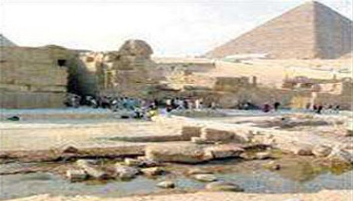 المياه الجوفية تهدد أبو الهول والآثار تتجاهل الخطر!!