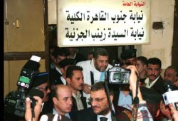 النيابة تخلي سبيل الشاطر في قضية ترجمة معاني القرآن بعد ثبوت زيف الادعاء