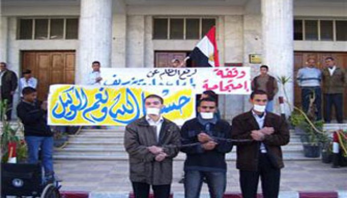 الفصل لمدة عام عقوبة الصلاة والحجاب.. والبلطجة أسبوعين فقط!!