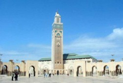 أنشطة غير أخلاقية تستهدف إسلامية المغرب وسط صمت العلماء الرسميين