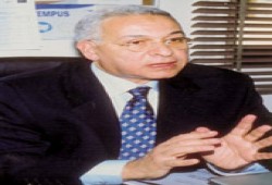 وزير التعليم العالي لأحد الطلاب: (هادبحك واعتقلك أنت وأبوك)!!