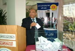 د. الكتاتني رئيسًا للكتلة البرلمانية للإخوان المسلمين وحسين إبراهيم نائبًا