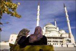 تركيا: الرأي العام يرحب بالنموذج الماليزي الإسلامي