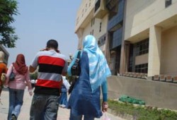 الجامعات في الصيف.. كافتيريات للحبِّيبة ودورات مضروبة