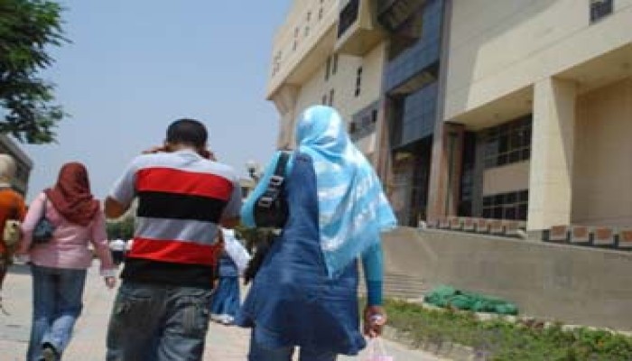 الجامعات في الصيف.. كافتيريات للحبِّيبة ودورات مضروبة