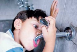 نائب معارض يبدأ إضرابًا بسبب أزمة المياه