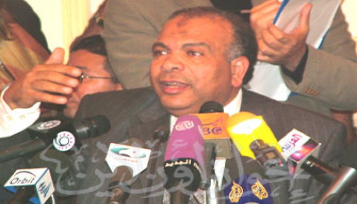 د. الكتاتني ينتقد تدخل الأمريكان في تشكيل وفد البرلمان المصري