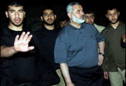 هنية يؤكد أن العدوان الصهيوني سيفشل واستمرار الغارات على غزة