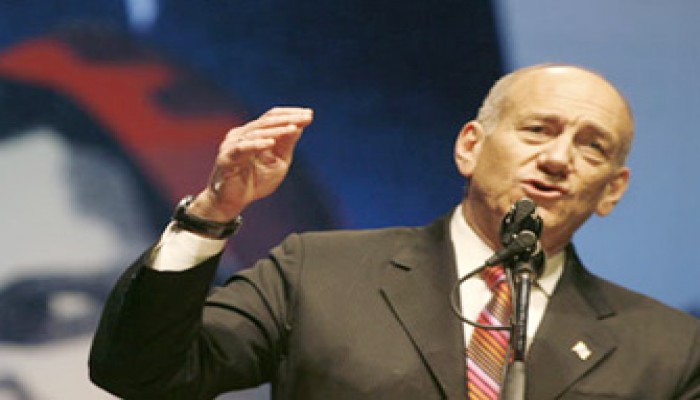 أولمرت يكشف خططًا جديدة لتهويد القدس ووساطة مصرية تعيد الهدوء لغزة