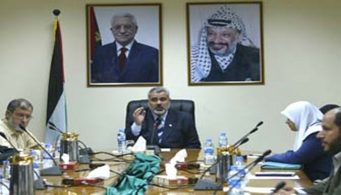 الصحافة العالمية ترصد مخاوف الصهاينة من انهيار الحصار على الحكومة الفلسطينية