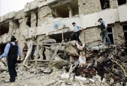 صفعة لبوش بشأن تمويل الحرب ومليونا نازح عراقي بسبب العنف الطائفي