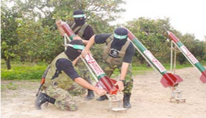 "القسام" تعلن انتهاء التهدئة وتدك المغتصبات والمواقع العسكرية الصهيونية بالصواريخ