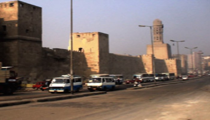 حكم العمل في السياحة