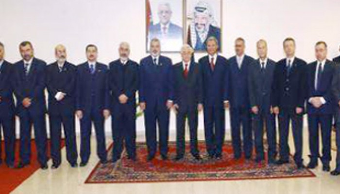 حكومة الوحدة الفلسطينية تنال الثقة والنرويج ترفع عنها الحصار