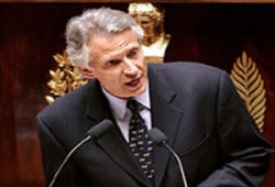 دعاوى فرنسية للانسحاب من العراق والأمم المتحدة تدعم خطط الإعمار