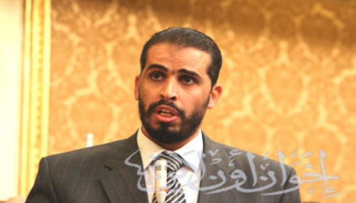 خلف يستضيف قافلة (الصحة) ويتبرع بالدم