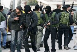 حماس تستنكر دخول أسلحة إلى الانقلابيين في حركة فتح