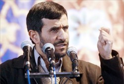 نجاد يقلل من تأثير العقوبات على إيران وتهديدات أمريكية بفرض المزيد