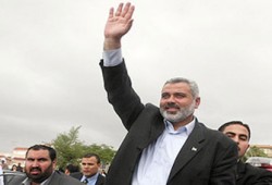 حماس تؤكد حق المقاومة في الرد على انتهاكات الصهاينة وهنية يبدأ جولته الخارجية