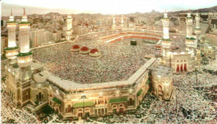 تواصل الاستعدادات لإتمام كسوة الكعبة المشرفة ووصول 1.5 مليون حاجّ