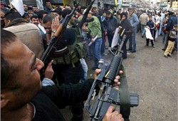 المقاومة تقصف سديروت ومجهولون يغتالون قاضيًا من حماس في غزة