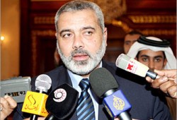 هنية يصل إيران ضمن جولة "كسر الحصار" والكونجرس يعاقب حكومة حماس