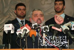 هنية يأمل استمرار الحوار حول حكومة الوحدة و679 شهيدًا بالعام الحالي