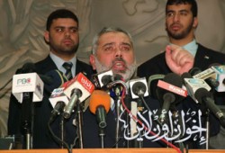 هنية يأمل استمرار الحوار حول حكومة الوحدة و679 شهيدًا بالعام الحالي