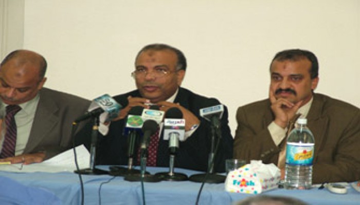 مصر.. نواب الإخوان يطالبون بحرية الترشيح للرئاسة