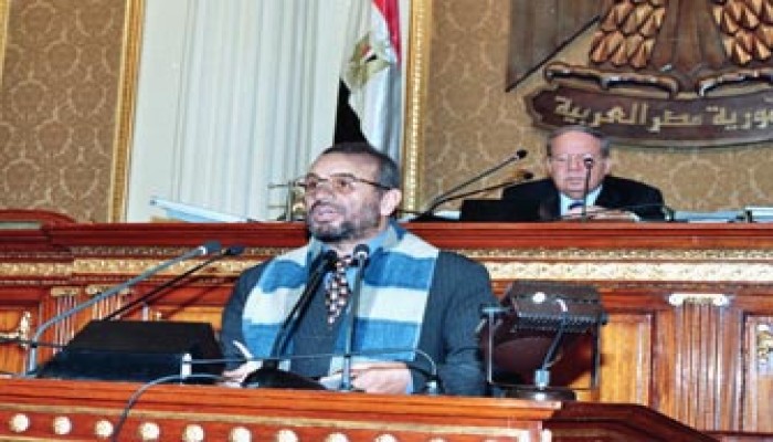 إفطار للطالبات المتفوقات مع فتح الباب وشنطة رمضان للمحتاجين