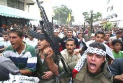 تهديدات بتصفية قادة حماس والحكومة تعلن دعم الحوار الوطني