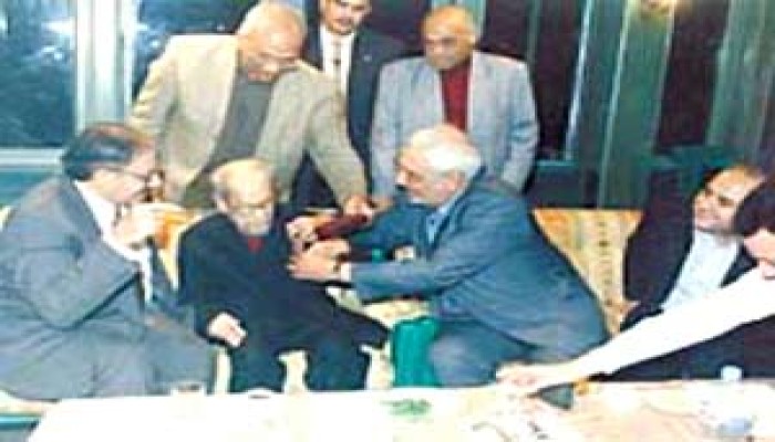د. عبد المنعم أبو الفتوح يكتب عن رحيل نجيب محفوظ