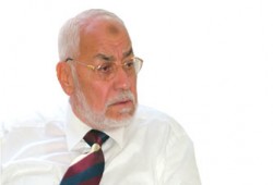 المرشد العام يشارك في جنازة مصطفى دياب من الرعيل الأول للإخوان