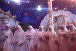 حفل زفاف جماعي ودورات للمقبلات على الزواج لأبناء 15 مايو