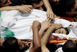 استشهاد فلسطيني بالضفة وآخر بغزة والصهاينة يعتقلون نائبًا آخر لحماس