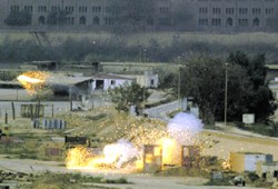 الصهاينة يقصفون منزلاً في غزة ودعوات فلسطينية لمقاطعة رايس