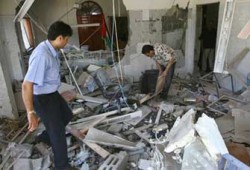 اعتداء صهيوني يدمر وزارة الداخلية الفلسطينية وشاليت مُخبَّأ بغزة