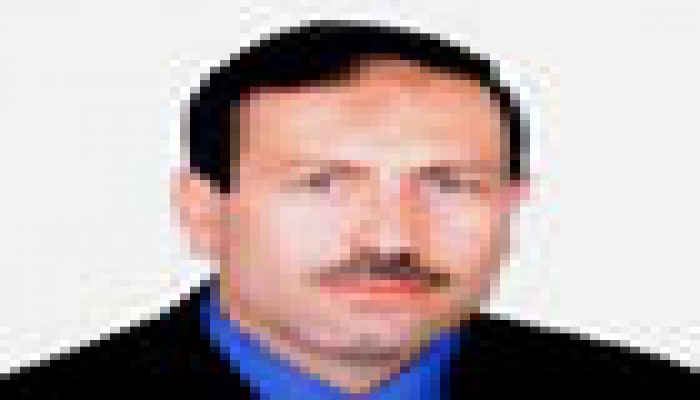 حمدي إسماعيل يطالب بمناقشة البرلمان لسبل الرقابة على الصيدليات